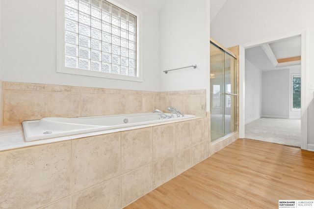 1226 Cork Drive, Papillion, NE 68046