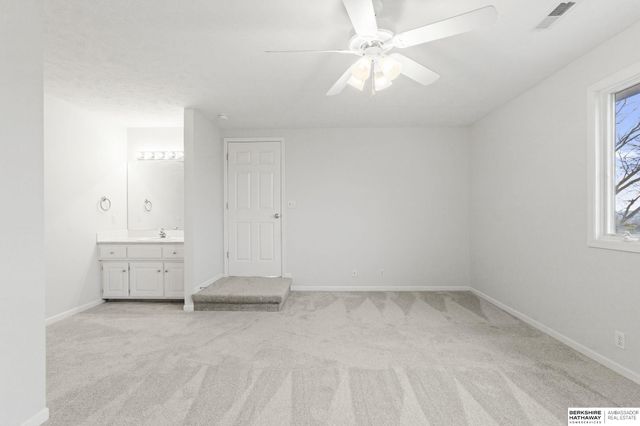 1226 Cork Drive, Papillion, NE 68046