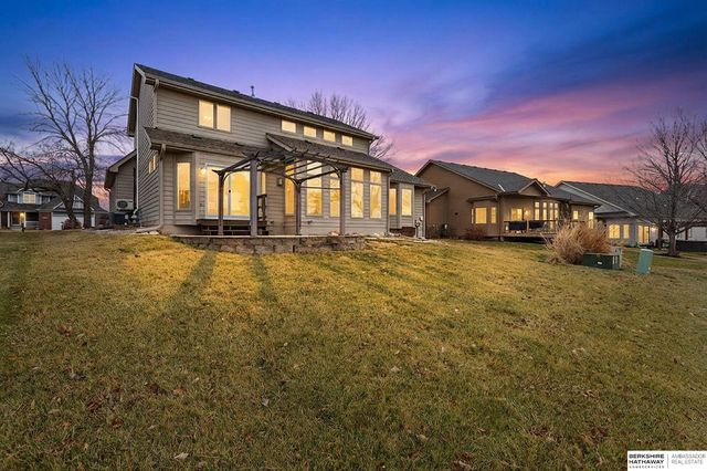 1226 Cork Drive, Papillion, NE 68046