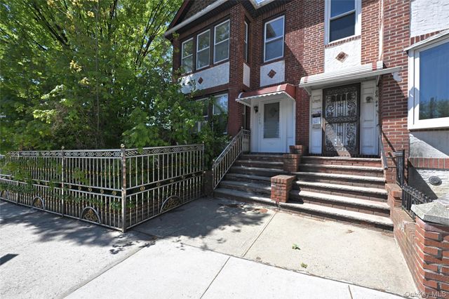 86-46 139th Street, Briarwood, NY 11435