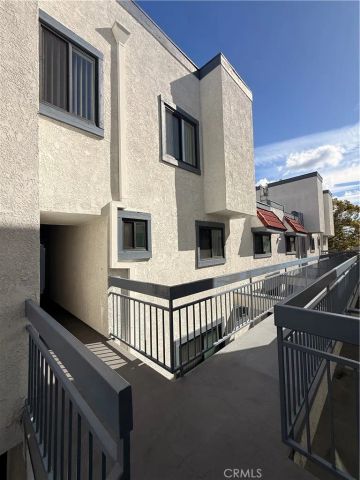 345 W Acacia, Glendale, CA 91204