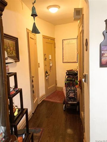 2166 Bronx Park E 6C, Bronx, NY 10462
