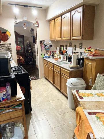 2166 Bronx Park E 6C, Bronx, NY 10462