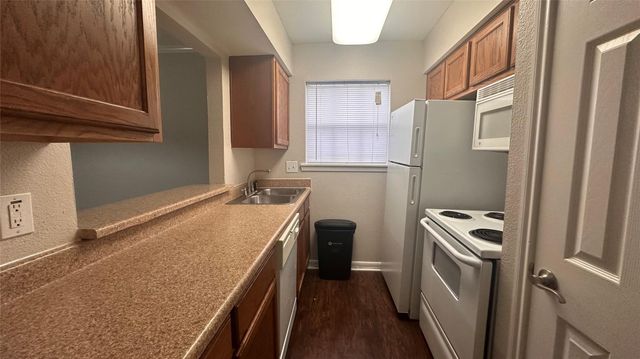 2825 Bellefontaine Street 225A, Houston, TX 77025