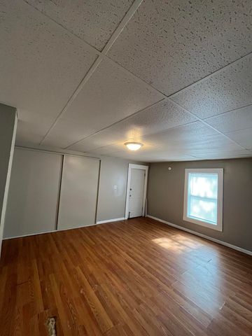 1511 W Florida Street, Springfield, MO 65803