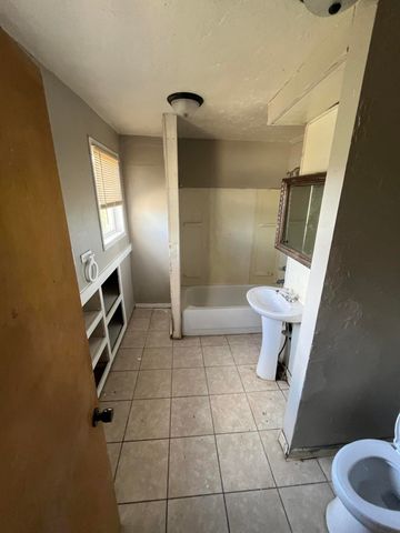 1511 W Florida Street, Springfield, MO 65803