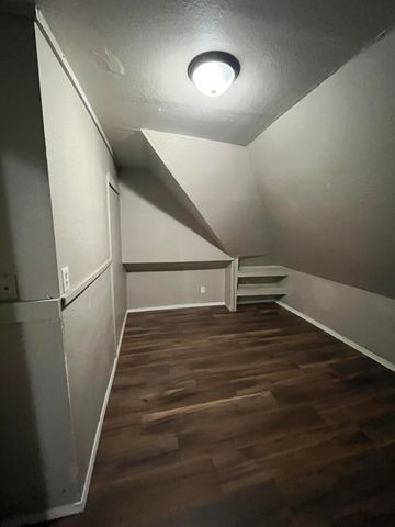 1511 W Florida Street, Springfield, MO 65803