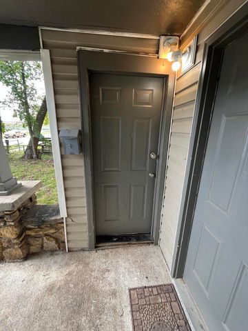 1511 W Florida Street, Springfield, MO 65803