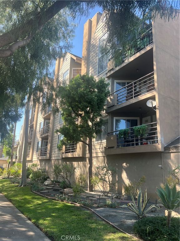 707 W 4th 7, Long Beach, CA 90802 — exterior