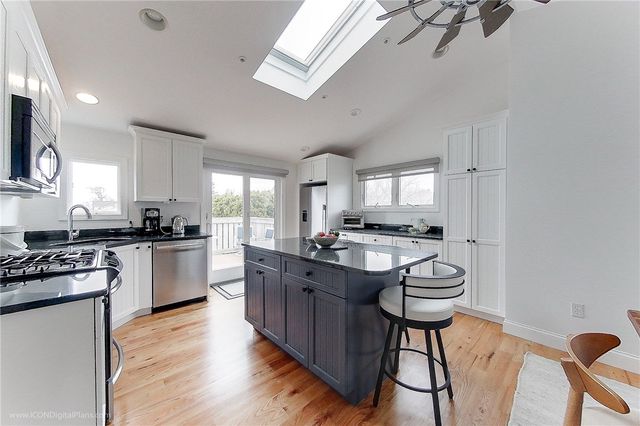 4 Evarts Street, Newport, RI 02840