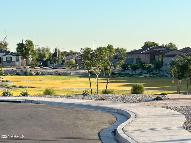 2340 W Sunland Avenue, Phoenix, AZ 85041