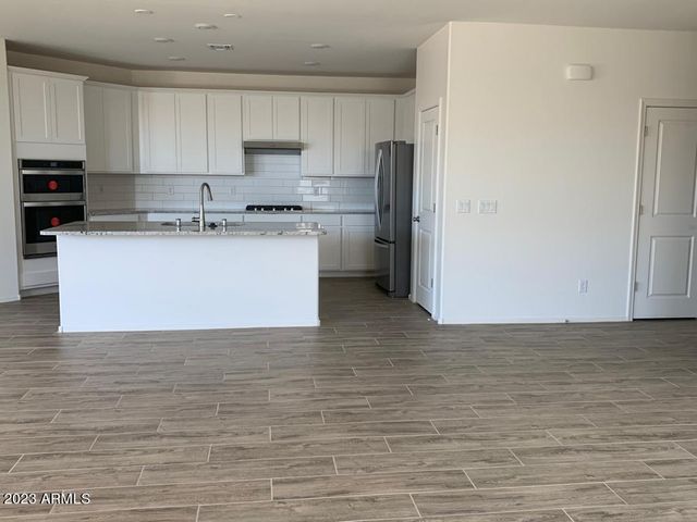 2340 W Sunland Avenue, Phoenix, AZ 85041