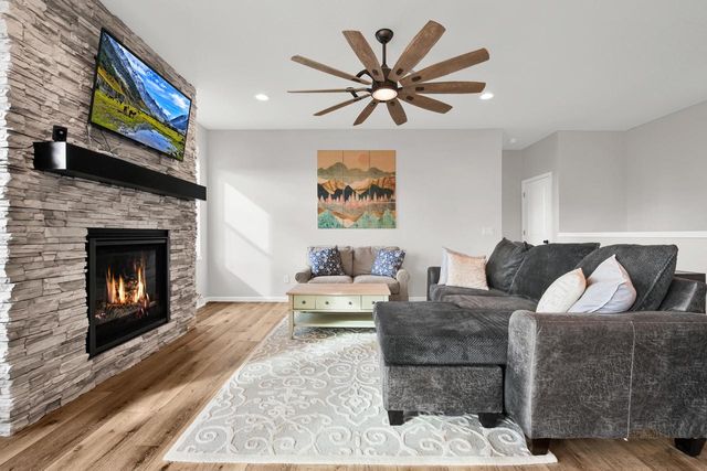 N62W21743 Augusta PARKWAY, Menomonee Falls, WI 53051