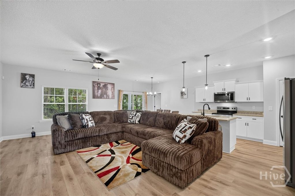 Image 2 of property listing at 329 Crosswinds Drive, Rincon, GA 31326