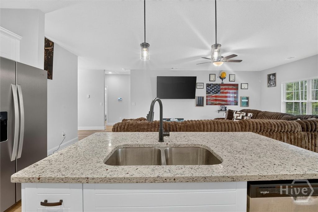 Image 5 of property listing at 329 Crosswinds Drive, Rincon, GA 31326