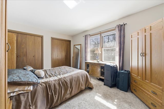 23W281 Cambridge Court, Glen Ellyn, IL 60137