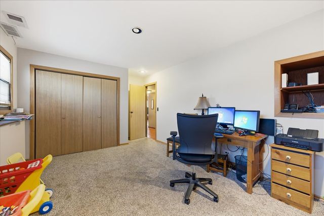 23W281 Cambridge Court, Glen Ellyn, IL 60137