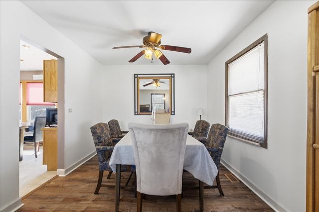 23W281 Cambridge Court, Glen Ellyn, IL 60137