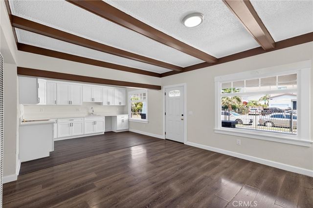 132 W 74th, Los Angeles, CA 90003