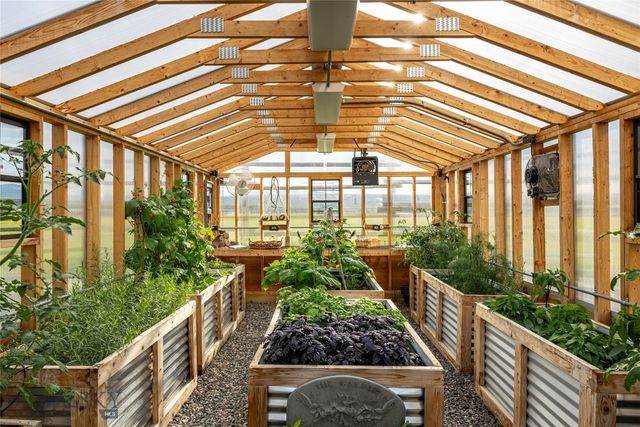 1021 Gateway South Road, Gallatin Gateway, MT 59730