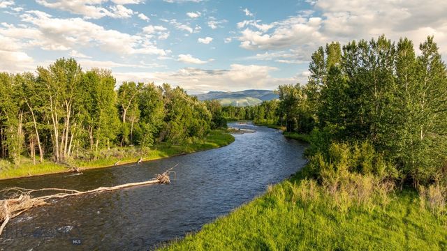 1021 Gateway South Road, Gallatin Gateway, MT 59730