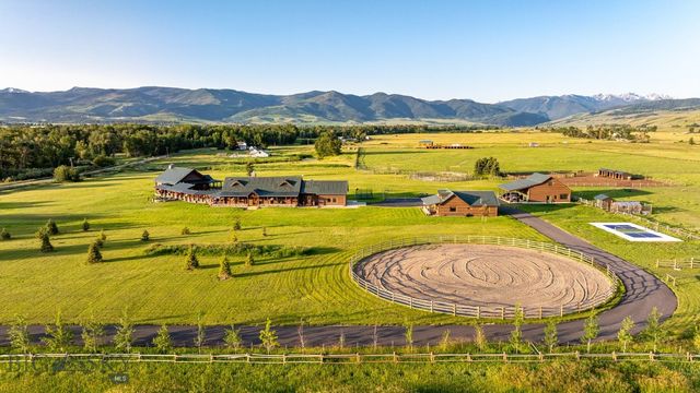 1021 Gateway South Road, Gallatin Gateway, MT 59730