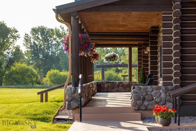 1021 Gateway South Road, Gallatin Gateway, MT 59730