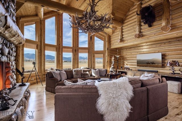 1021 Gateway South Road, Gallatin Gateway, MT 59730