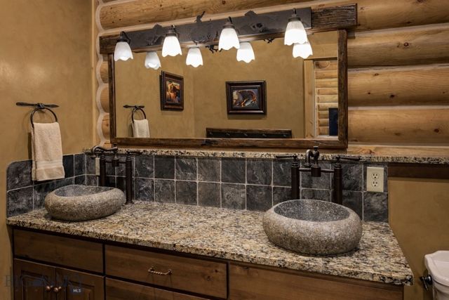 1021 Gateway South Road, Gallatin Gateway, MT 59730