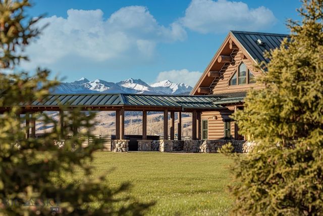 1021 Gateway South Road, Gallatin Gateway, MT 59730