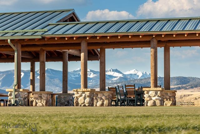 1021 Gateway South Road, Gallatin Gateway, MT 59730