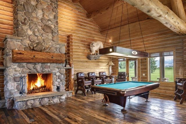 1021 Gateway South Road, Gallatin Gateway, MT 59730