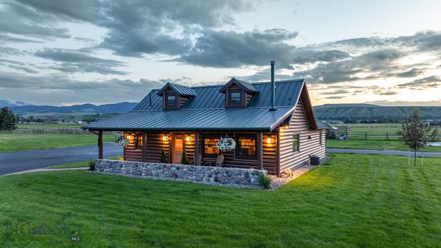 1021 Gateway South Road, Gallatin Gateway, MT 59730