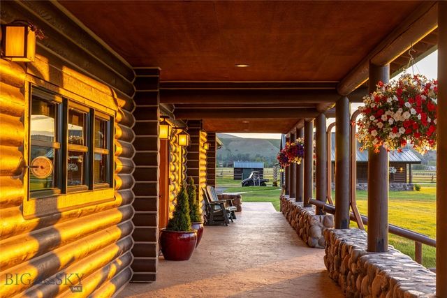 1021 Gateway South Road, Gallatin Gateway, MT 59730