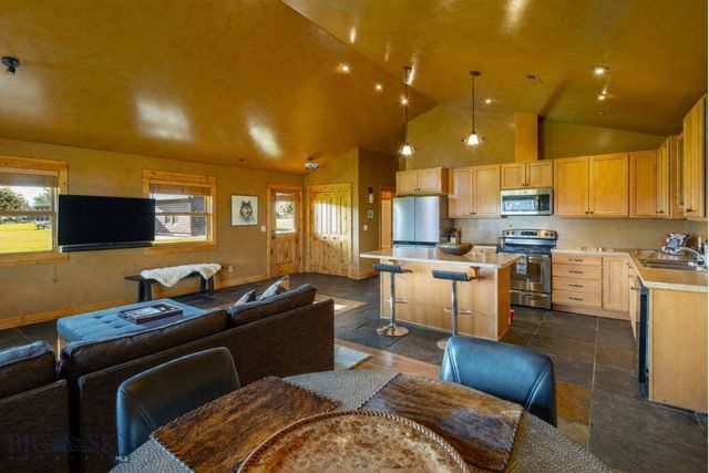 1021 Gateway South Road, Gallatin Gateway, MT 59730