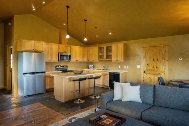 1021 Gateway South Road, Gallatin Gateway, MT 59730