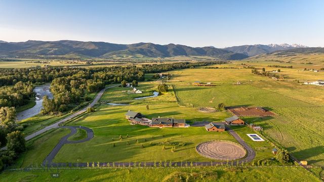 1021 Gateway South Road, Gallatin Gateway, MT 59730