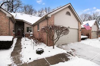 306 Pineknoll Court, Brighton City, MI 48116