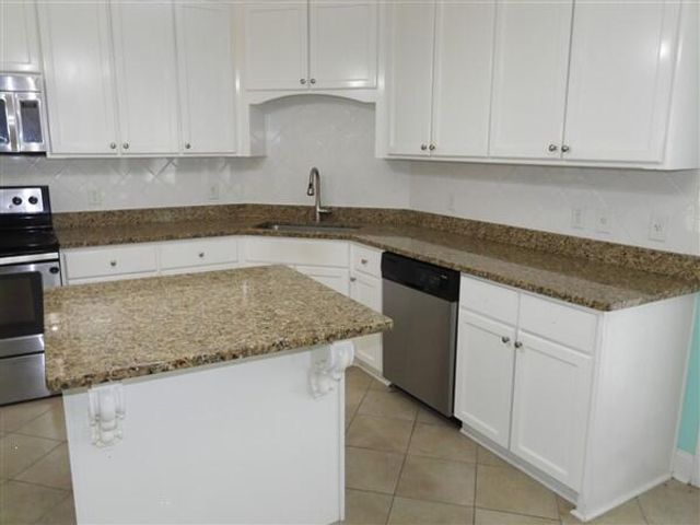 709 Eden Lane, Hinesville, GA 31313