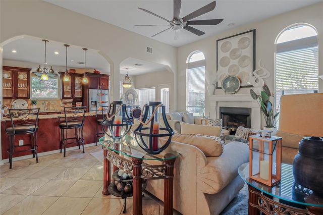 4203 Shadow Haven Drive, Fresno, TX 77545