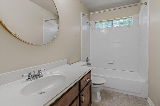 4203 Shadow Haven Drive, Fresno, TX 77545