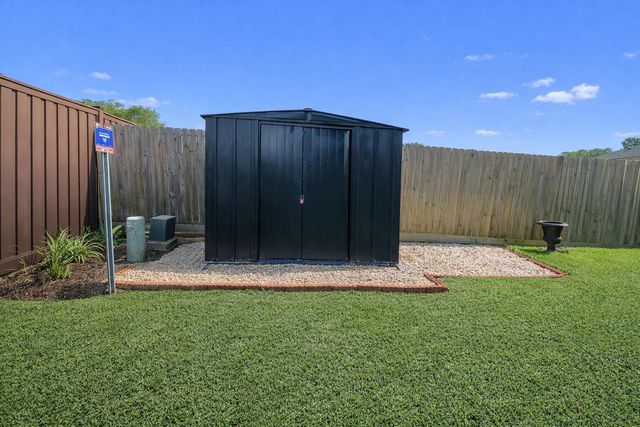 4203 Shadow Haven Drive, Fresno, TX 77545
