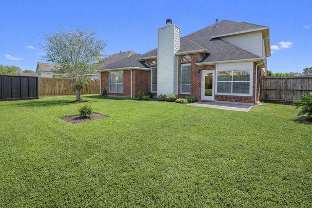 4203 Shadow Haven Drive, Fresno, TX 77545