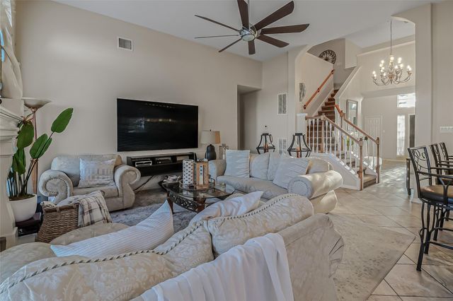 4203 Shadow Haven Drive, Fresno, TX 77545