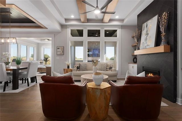 11277 S Sunray Drive, Olathe, KS 66061