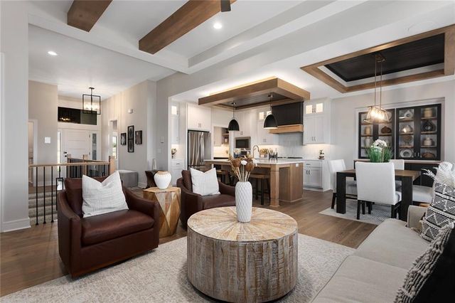 11277 S Sunray Drive, Olathe, KS 66061