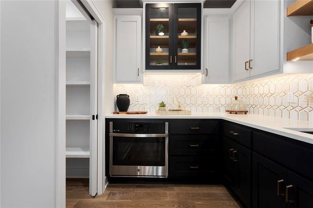 11277 S Sunray Drive, Olathe, KS 66061