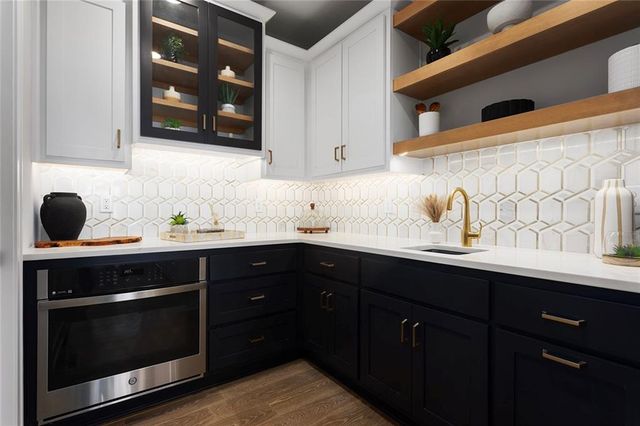 11277 S Sunray Drive, Olathe, KS 66061