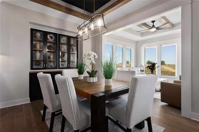 11277 S Sunray Drive, Olathe, KS 66061