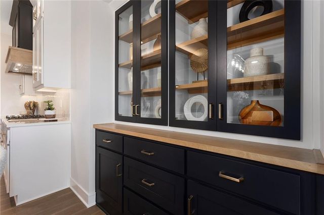 11277 S Sunray Drive, Olathe, KS 66061